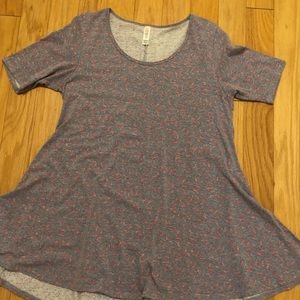 LuLaRoe perfect tee-pet free/smoke free home